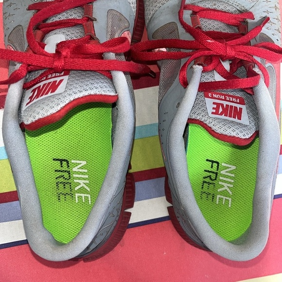 MEN’S 10.5 NIKE FREE RUN 5.0 SHOES - Picture 7 of 12